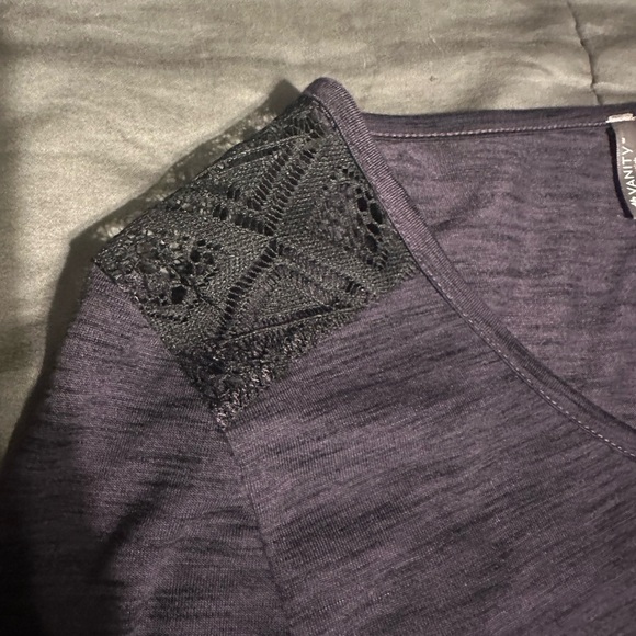 Vanity brand, women’s dress shirt size Large - Picture 4 of 4